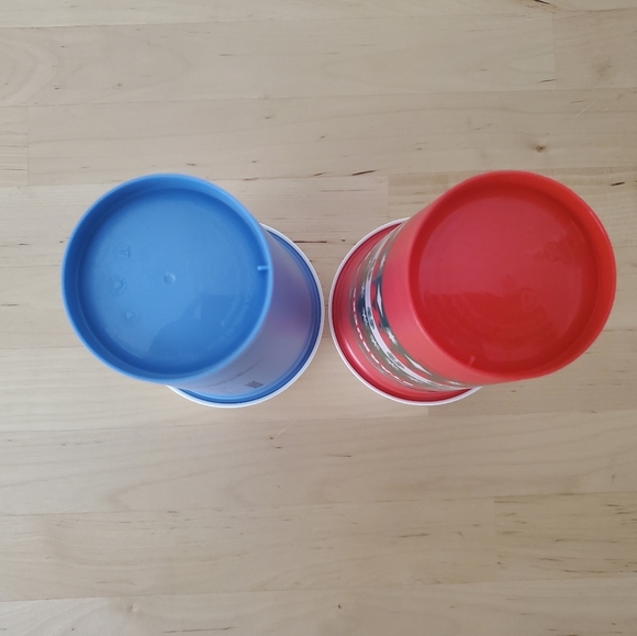 Starbucks Plastic cups W/ lids. Heck yeah/Holiday - Picture 4 of 4